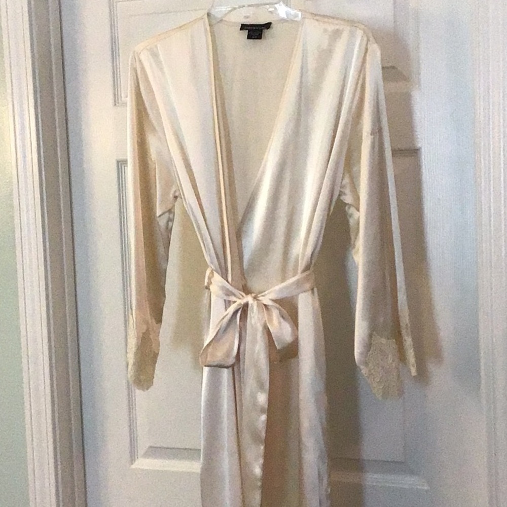 Woman’s night gown with robe.